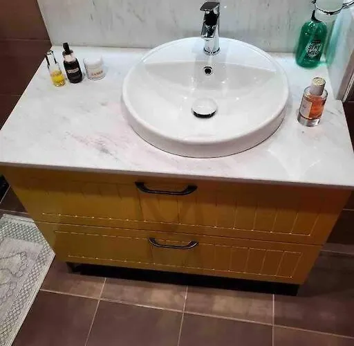 Emoji House ティラナ