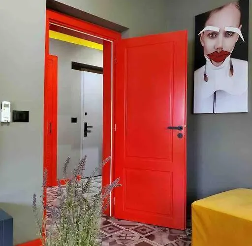 Emoji House ティラナ